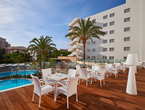 Imagen de la piscina del Hotel Girasol, Cala Millor. Foto 5