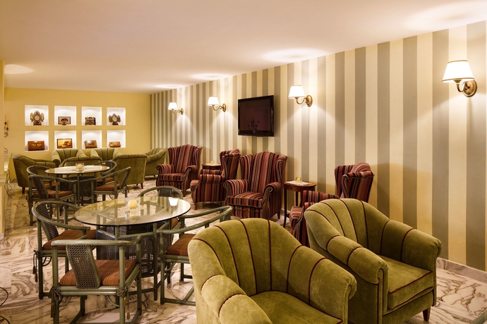 Imagen de los interiores del Hotel Girasole, Nápoles. Foto 9