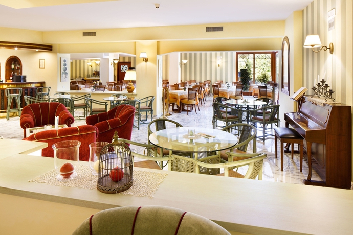 Imagen de los interiores del Hotel Girasole, Nápoles. Foto 10