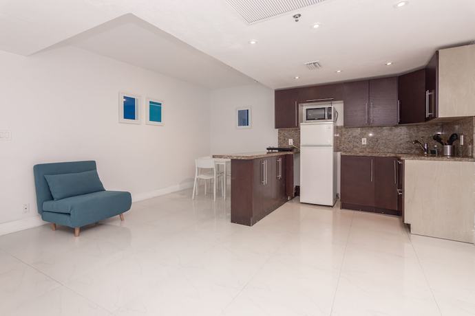 Imagen de la habitación del Hotel Girasole Suites. Foto 2
