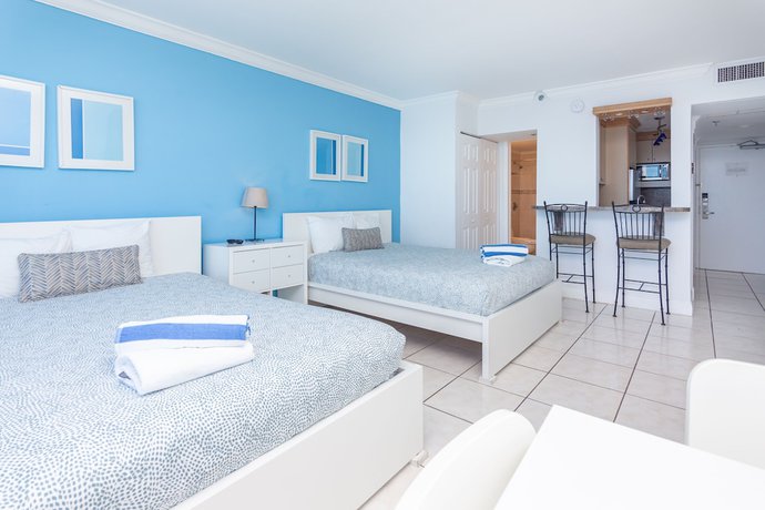 Imagen de la habitación del Hotel Girasole Suites. Foto 6