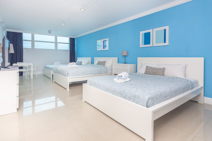 Imagen de la habitación del Hotel Girasole Suites. Foto 7