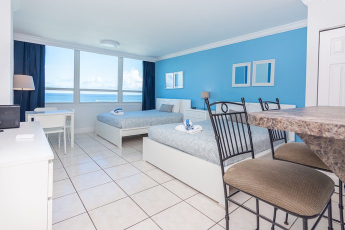 Imagen de la habitación del Hotel Girasole Suites. Foto 15