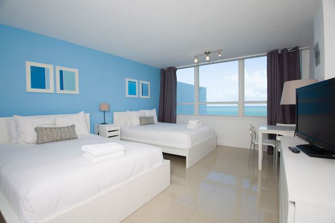 Imagen de la habitación del Hotel Girasole Suites. Foto 18