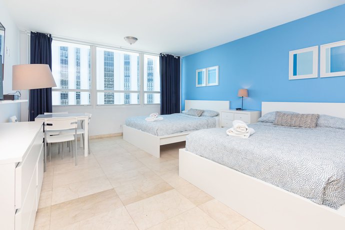 Imagen de la habitación del Hotel Girasole Suites. Foto 19