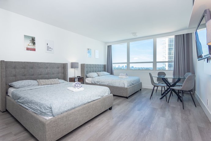 Imagen de la habitación del Hotel Girasole Suites. Foto 20