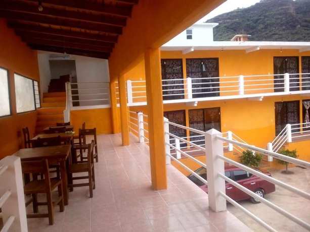 Imagen de los interiores del Hotel Girasoles. Foto 17