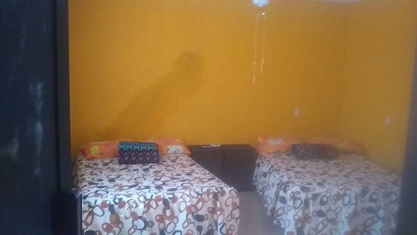 Imagen de la habitación del Hotel Girasoles. Foto 5