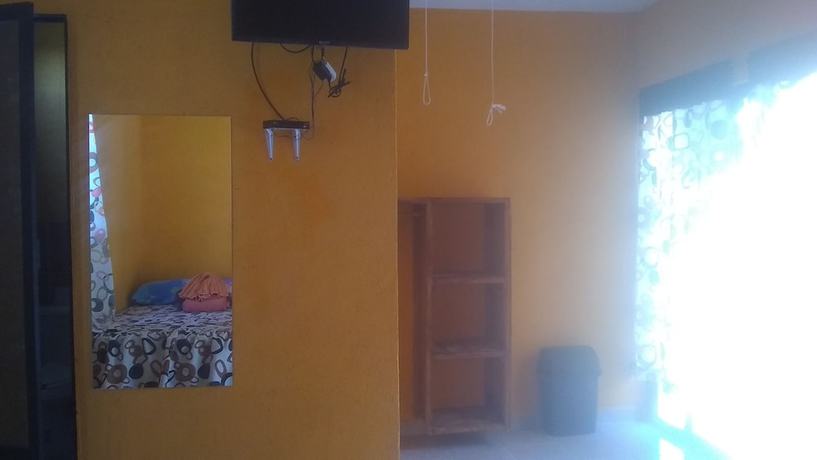 Imagen de la habitación del Hotel Girasoles. Foto 6