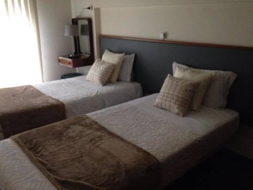 Imagen de la habitación del Hotel Girassol. Foto 13