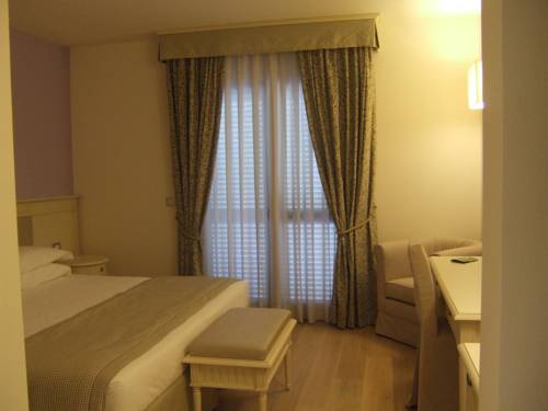 Imagen de la habitación del Hotel Girifalco. Foto 10