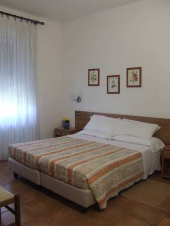 Imagen de la habitación del Hotel Girifalco. Foto 12