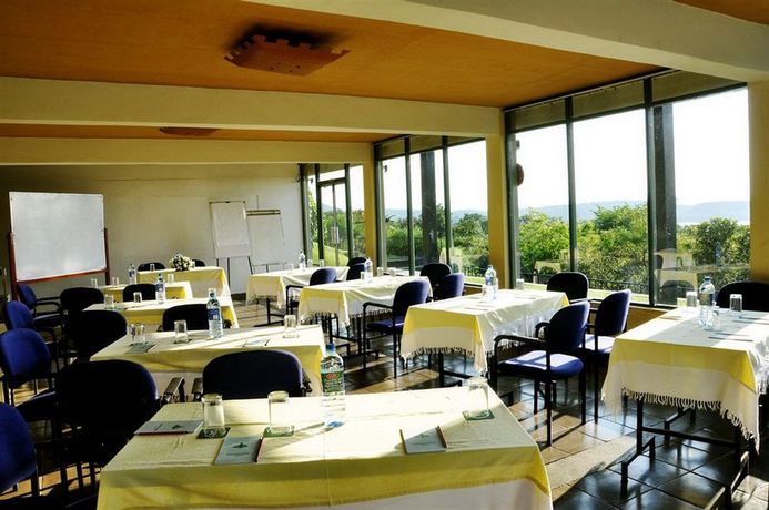 Imagen del bar/restaurante del Hotel Giritale. Foto 2