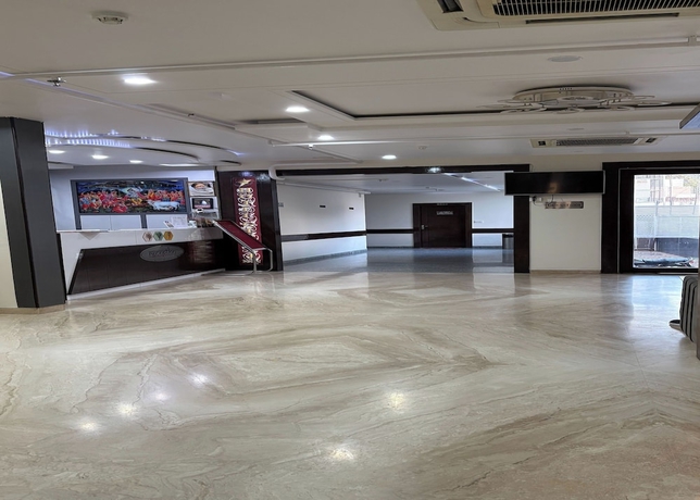 Imagen de los interiores del Hotel Girraj Inn. Foto 15