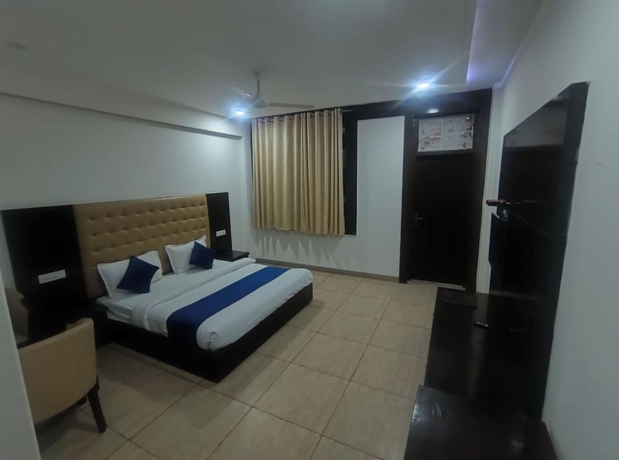 Imagen de la habitación del Hotel Girraj Inn. Foto 8
