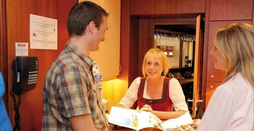 Imagen de los interiores del Hotel Gisela. Foto 16