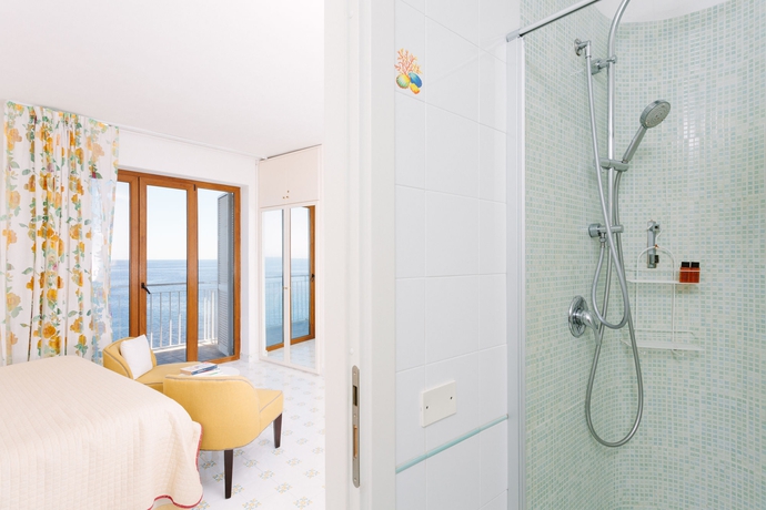 Imagen de la habitación del Hotel Giuggiulena Villa. Foto 5