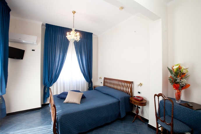 Imagen de la habitación del Hotel Giulio Cesare, Rapallo. Foto 7