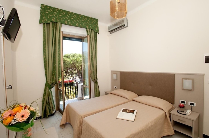 Imagen de la habitación del Hotel Giulio Cesare, Rapallo. Foto 15