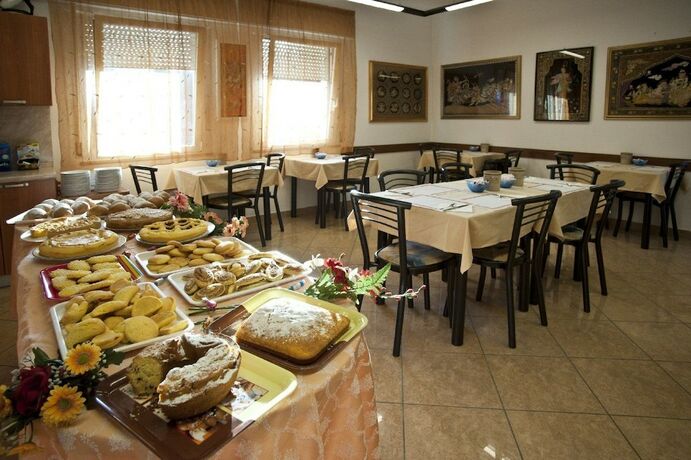Imagen del bar/restaurante del Hotel Giunchi. Foto 6