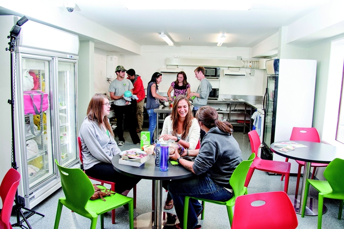 Imagen del bar/restaurante del Hotel Give. Foto 3