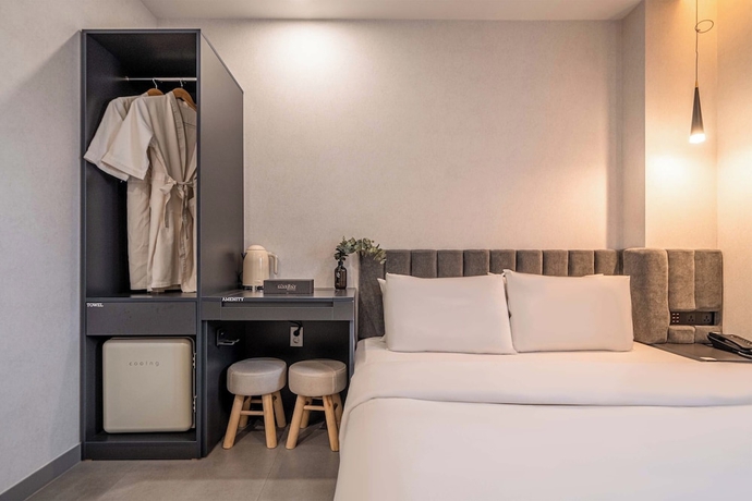 Imagen de la habitación del Hotel Giverny. Foto 12