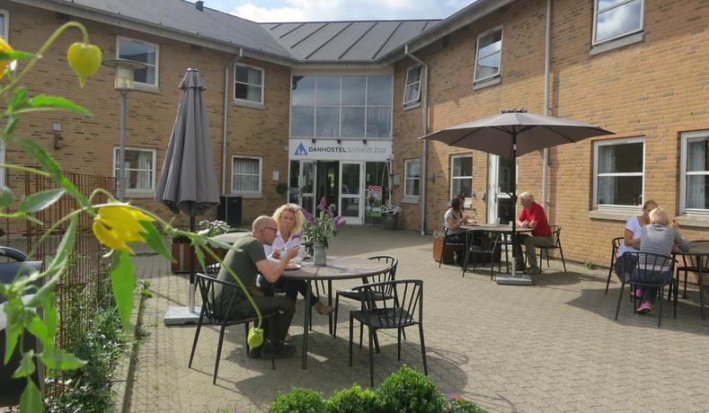 Imagen de los exteriores del Hotel Givskud Zoo - Hostel. Foto 6