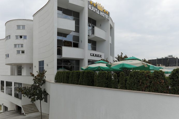 Imagen general del Hotel Gjuta. Foto 1
