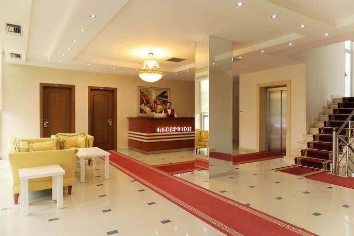 Imagen de los interiores del Hotel Gjuta. Foto 18