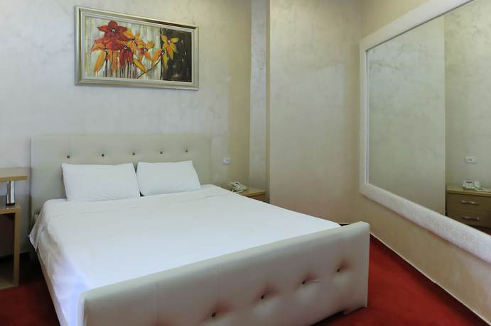 Imagen de la habitación del Hotel Gjuta. Foto 4