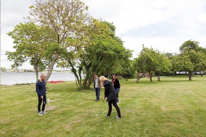 Imagen de los exteriores del Hotel Gl. Avern&aelig;s Sinatur and Konference. Foto 5