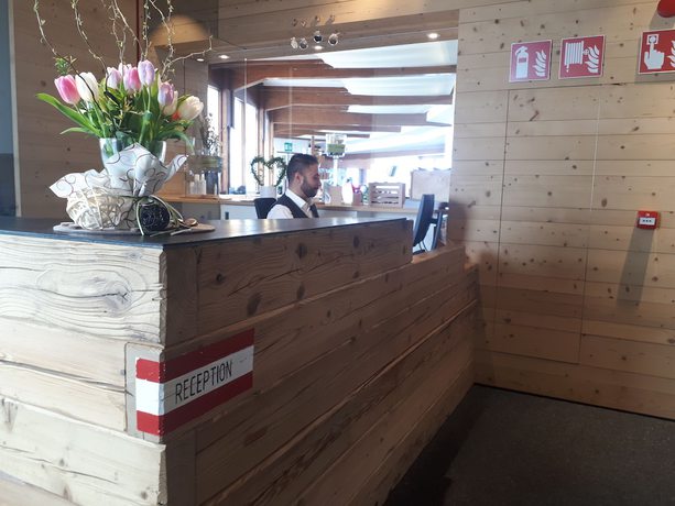 Imagen de los interiores del Hotel Glacier Grawand. Foto 14