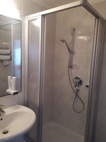 Imagen de la habitación del Hotel Glacier Grawand. Foto 10