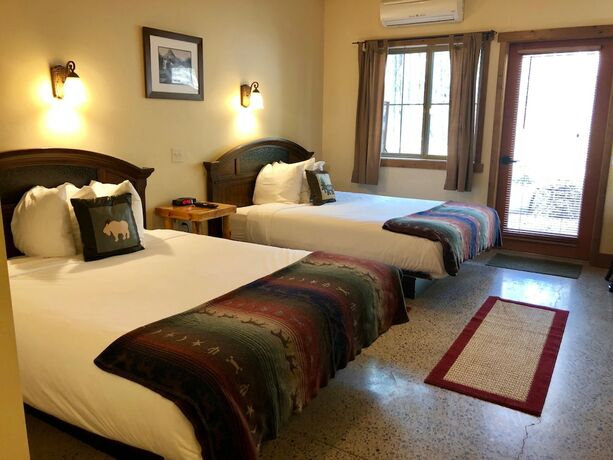 Imagen general del Hotel Glacier Guides Lodge. Foto 3