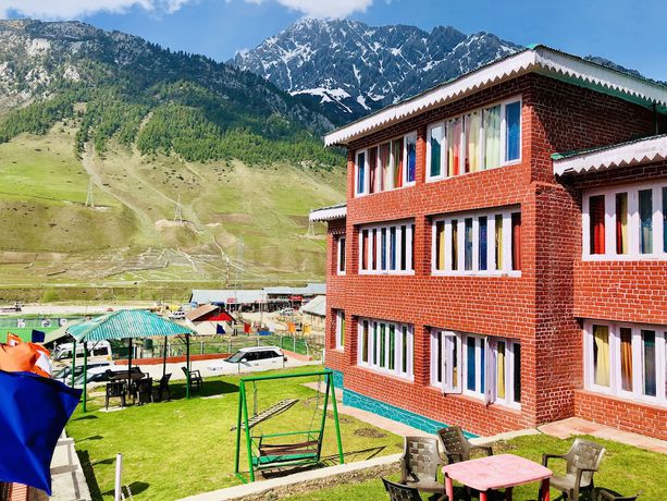 Imagen de los exteriores del Hotel Glacier Heights. Foto 19