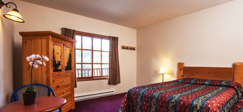 Imagen de la habitación del Hotel Glacier House Resort. Foto 4