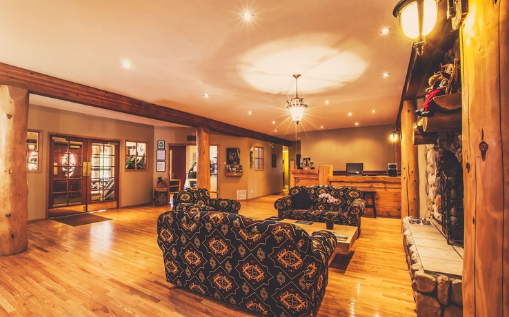 Imagen de los interiores del Hotel Glacier House Resort. Foto 14