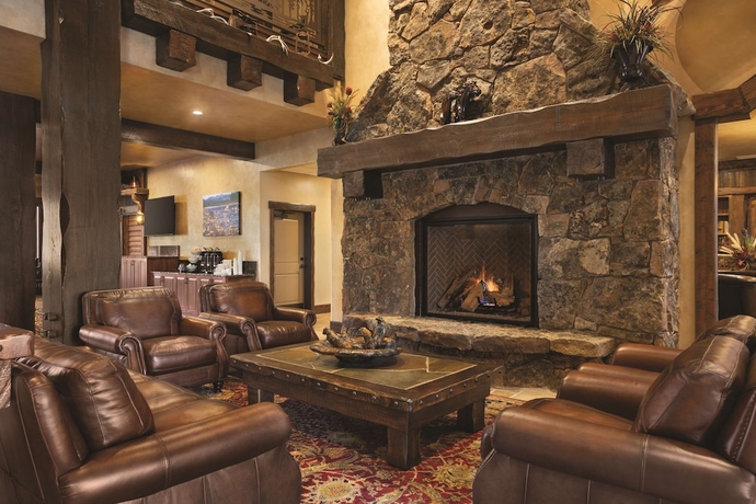 Imagen de los interiores del Hotel Glacier International Lodge. Foto 11