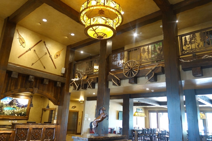 Imagen de los interiores del Hotel Glacier International Lodge. Foto 13