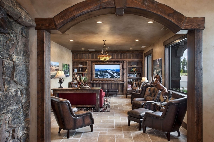 Imagen de los interiores del Hotel Glacier International Lodge. Foto 15