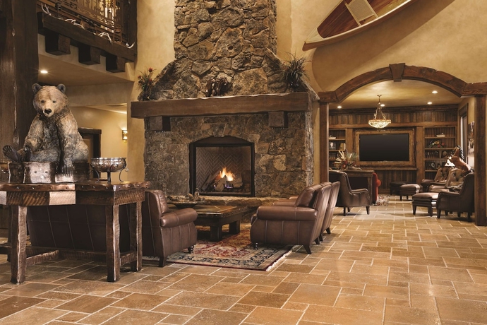 Imagen de los interiores del Hotel Glacier International Lodge. Foto 18
