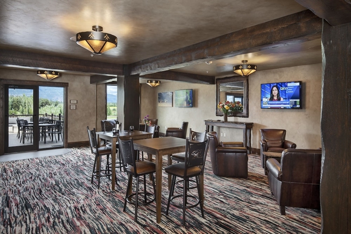 Imagen de los interiores del Hotel Glacier International Lodge. Foto 19