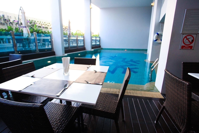 Imagen de la piscina del Hotel Glacier Khon Kaen. Foto 9