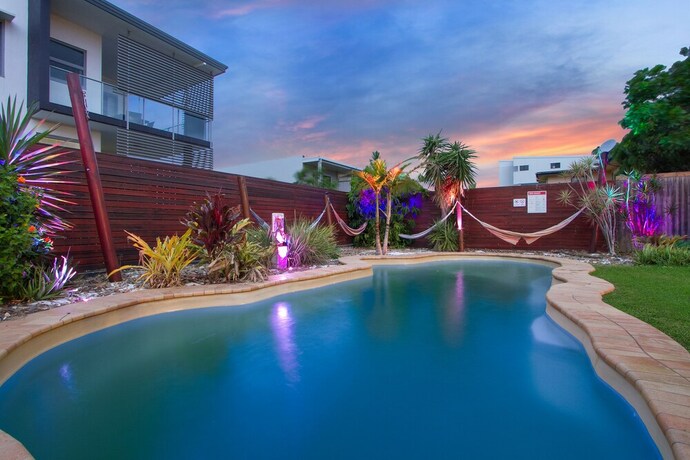 Imagen de la piscina del Hotel Gladstone Backpackers. Foto 36