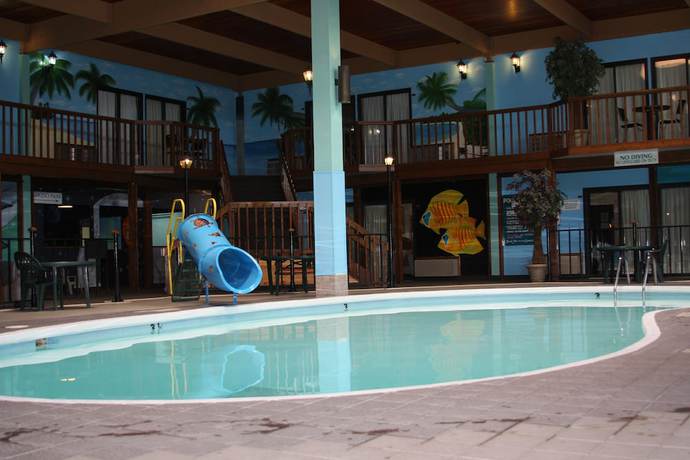 Imagen de la piscina del Hotel Gladstone Inn and Suites, Jamestown. Foto 19