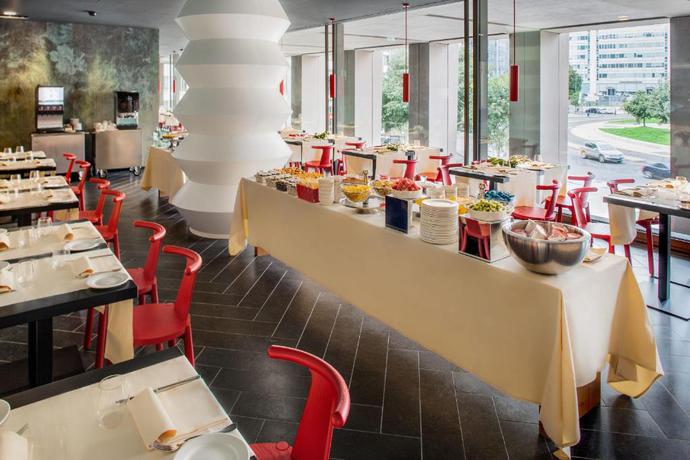 Imagen del bar/restaurante del Hotel Glam Milano. Foto 2