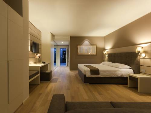 Imagen de la habitación del Hotel Glamour. Foto 11