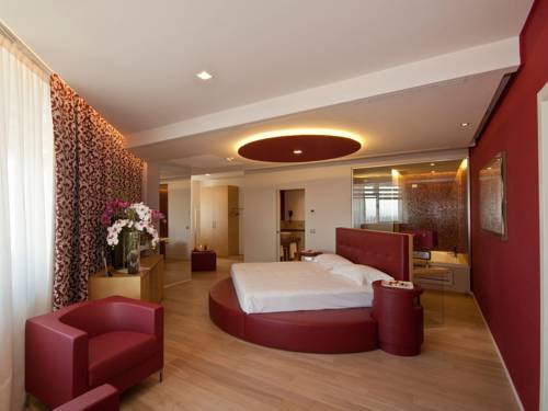 Imagen de la habitación del Hotel Glamour. Foto 14