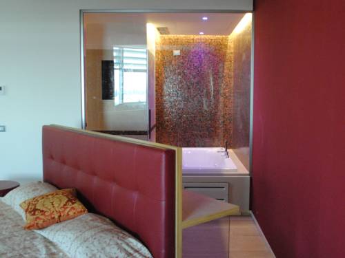 Imagen de la habitación del Hotel Glamour. Foto 16