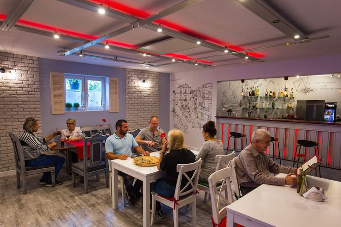 Imagen del bar/restaurante del Hotel Glamour, Przeźmierowo. Foto 6